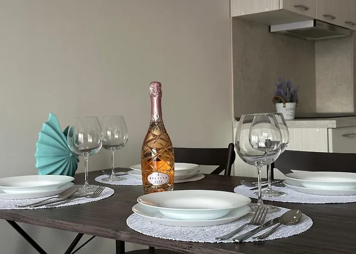 公寓 Sunny And Cosy In Admiral Plaza *