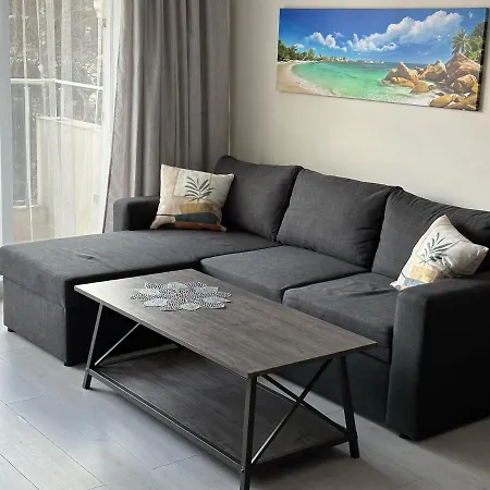 Sunny And Cosy In Admiral Plaza Apartman