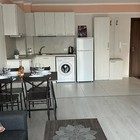 Appartement Sunny And Cosy In Admiral Plaza *