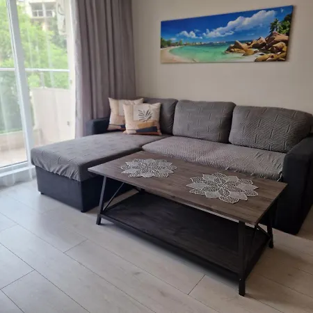 Apartman Sunny And Cosy In Admiral Plaza Napospart