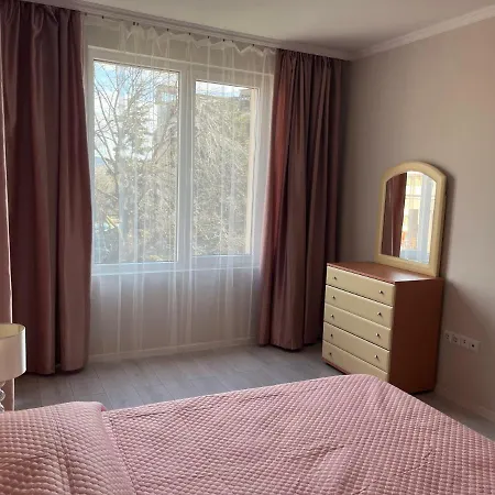 Sunny And Cosy In Admiral Plaza Slăntjev Brjag